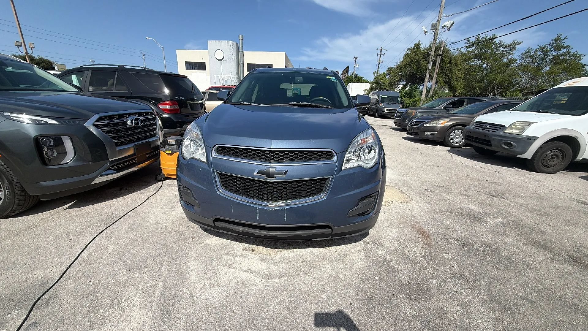Used 2011 Chevrolet Equinox LT w/ Driver Convenience Package FWD image 2