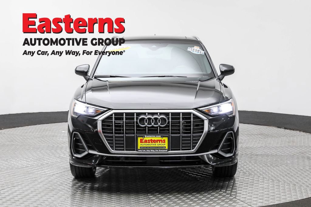 Used 2022 Audi Q3 2.0T Premium w/ Convenience Package image 2