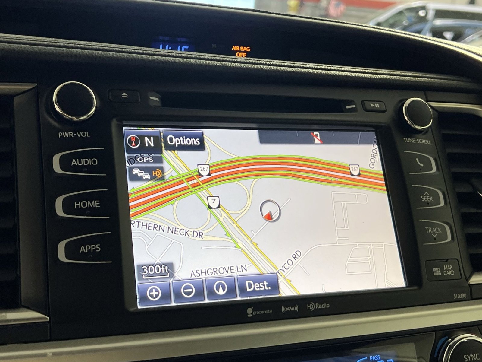 Used 2018 Toyota Highlander XLE image 18