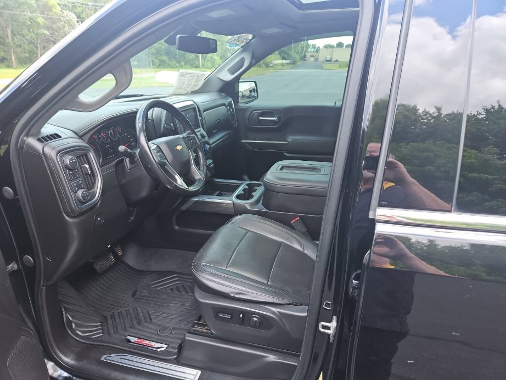 Used 2020 Chevrolet Silverado 1500 LTZ w/ LTZ Convenience Package AWD/4WD image 16