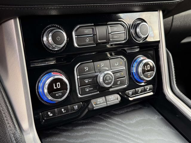 Used 2024 GMC Yukon XL Denali w/ Advanced Technology Package AWD/4WD image 17