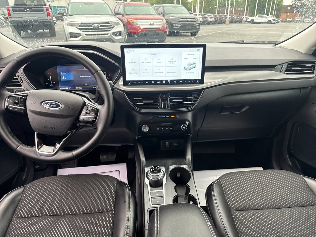 Used 2025 Ford Escape SE FWD image 16