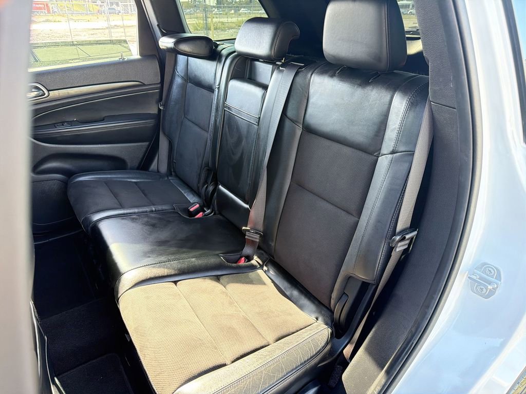 Used 2020 Jeep Grand Cherokee Altitude RWD image 24