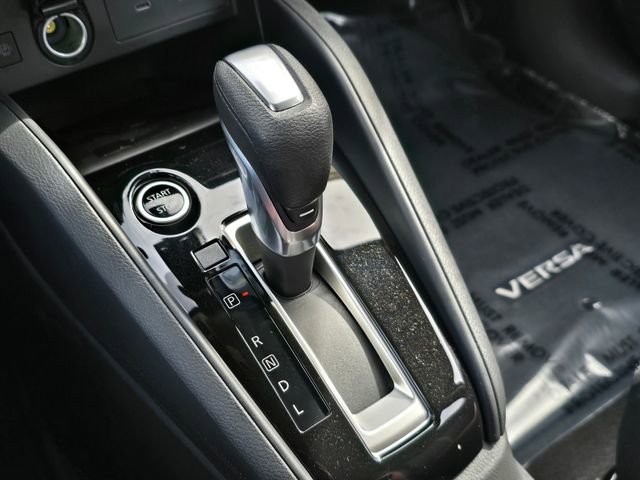 New 2025 Nissan Versa SR FWD image 29