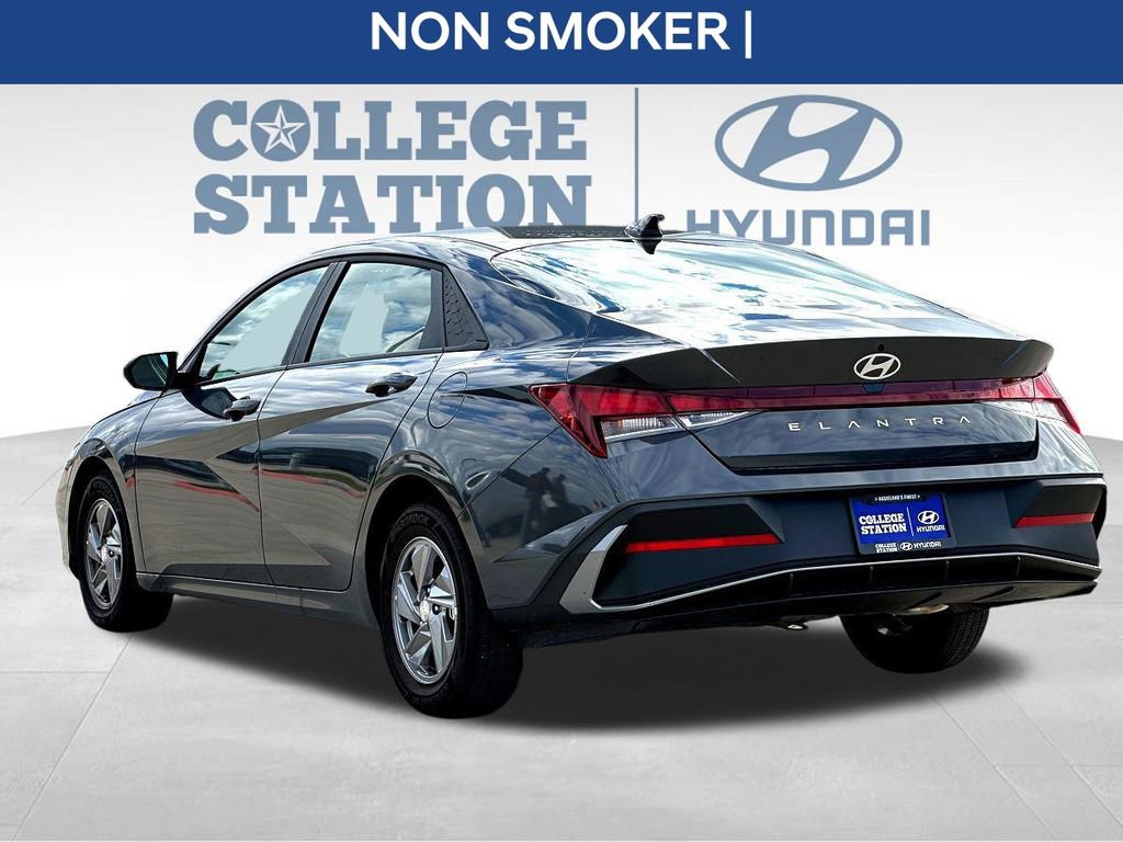 Used 2024 Hyundai Elantra SE image 6