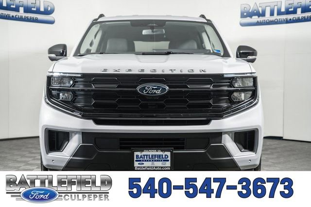 New 2026 Ford Expedition Active image 2
