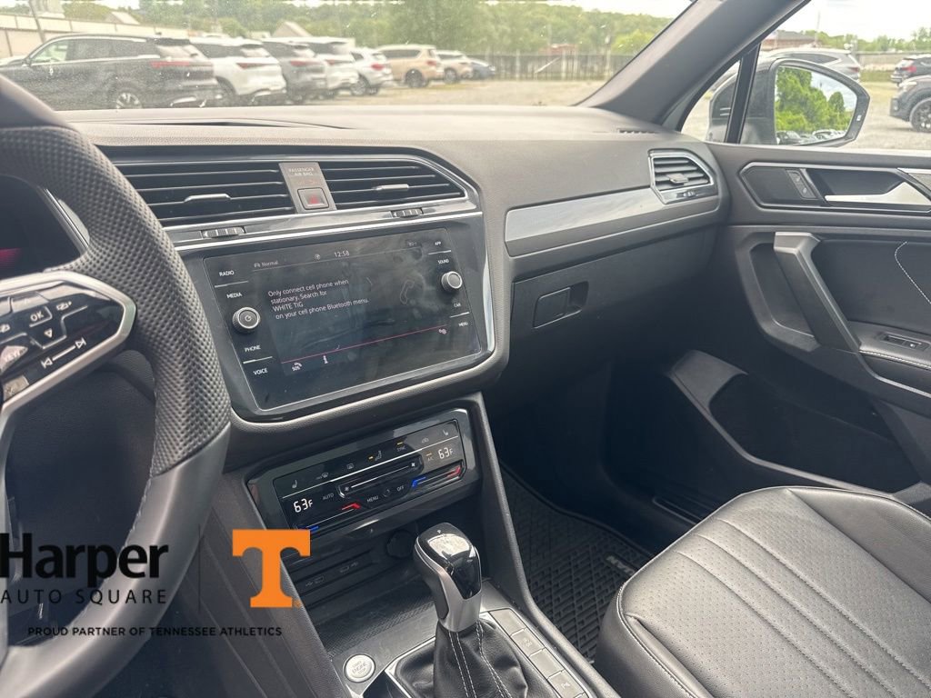 Used 2022 Volkswagen Tiguan SE R-Line image 16