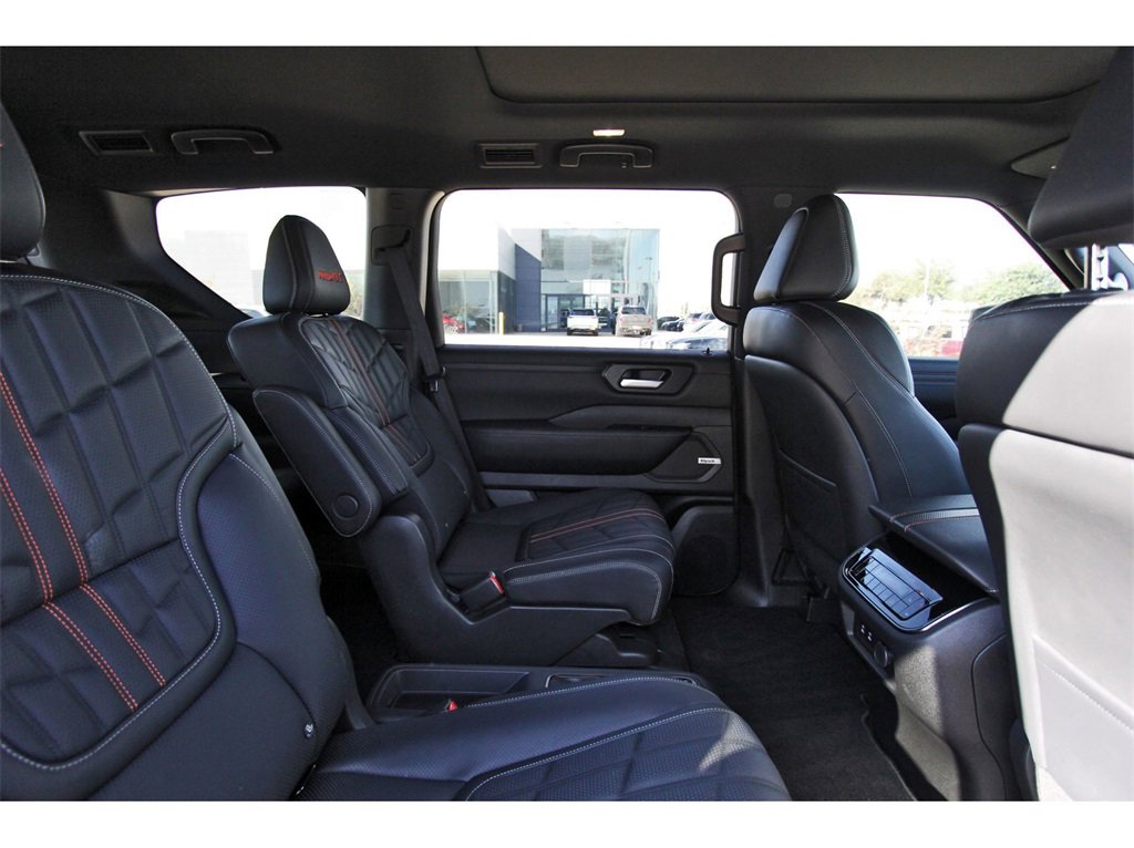 Certified 2026 Nissan Armada PRO-4X image 9