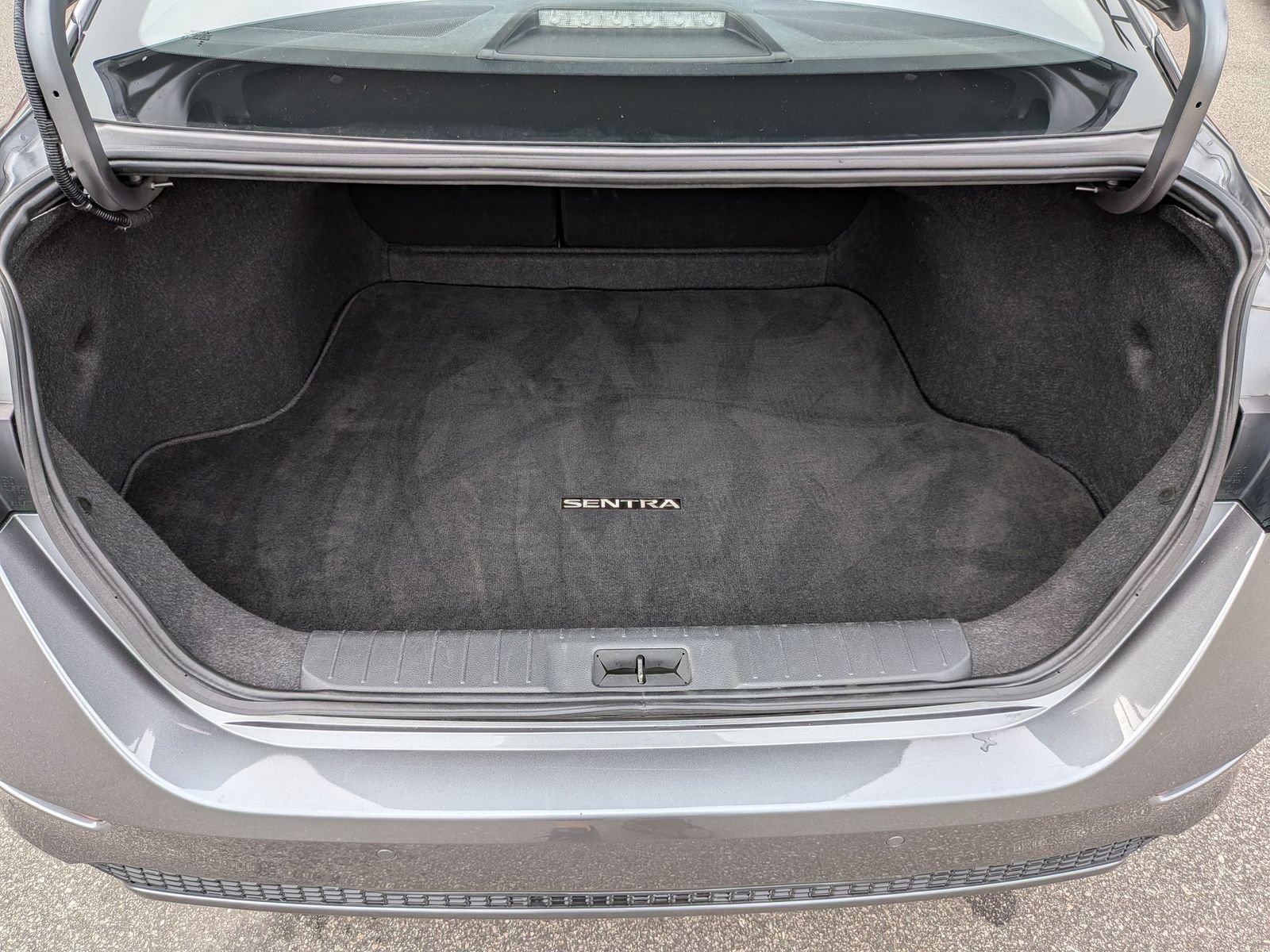 Used 2024 Nissan Sentra SV FWD image 31