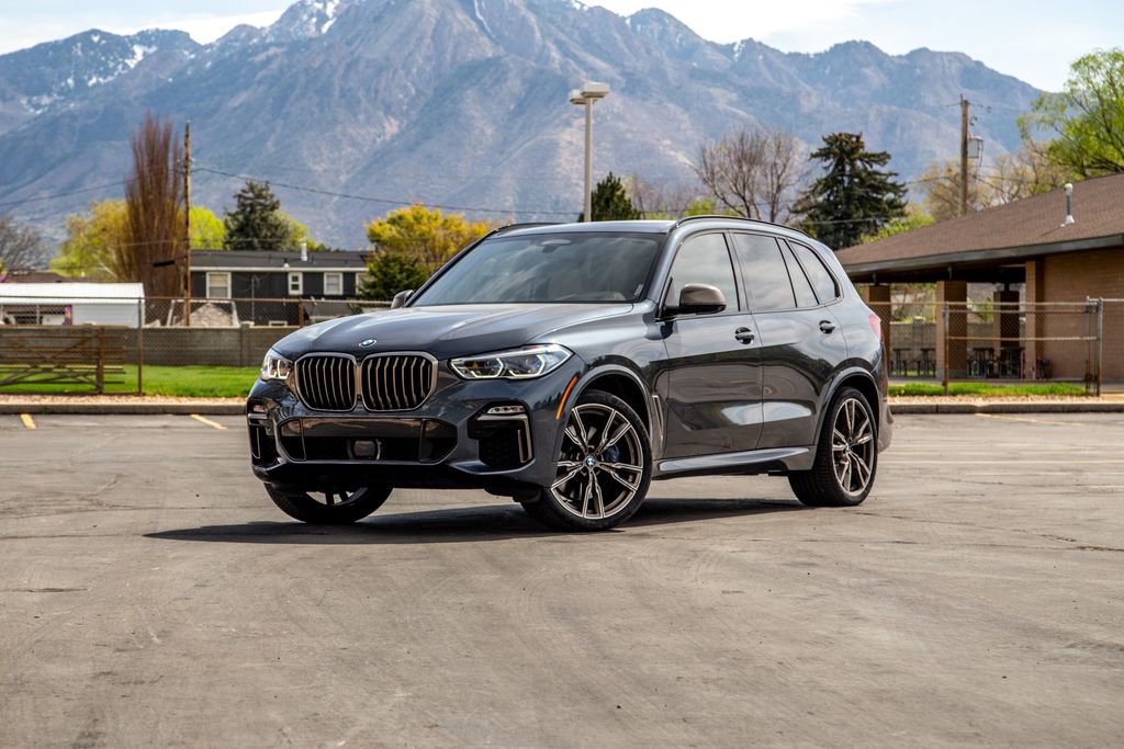 Used 2020 BMW X5 M50i image 1