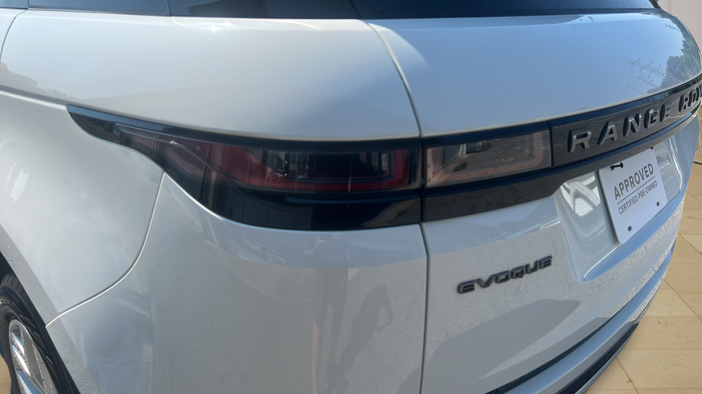 Used 2023 Land Rover Range Rover Evoque R-Dynamic SE AWD/4WD image 14