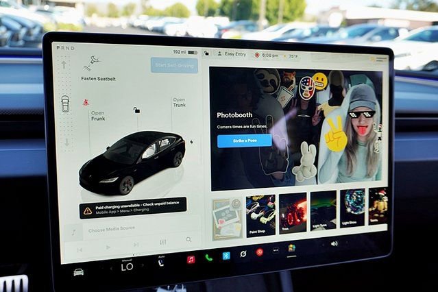 Used 2024 Tesla Model 3 Performance image 30