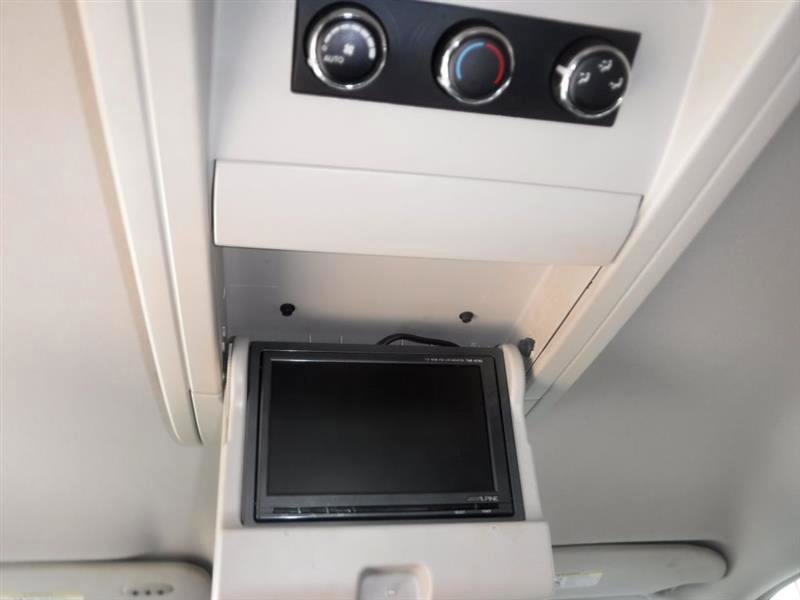 Used 2011 Chrysler Town & Country Touring-L w/ Trailer Tow Group FWD image 40
