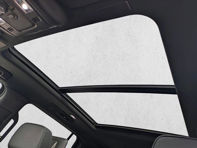 Used 2025 GMC Yukon XL Denali w/ Denali Reserve Package image 16