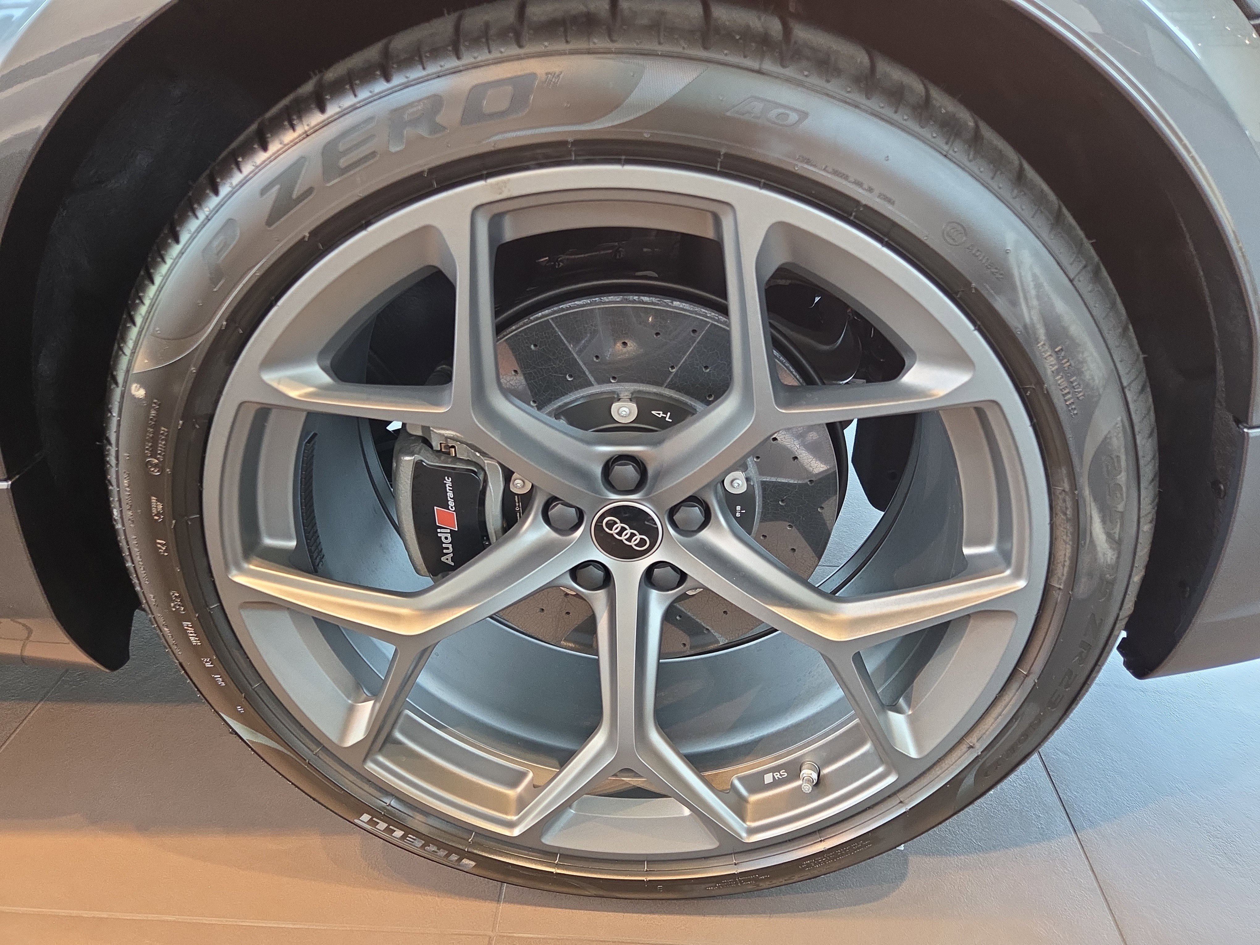 New 2025 Audi RS Q8 performance image 10