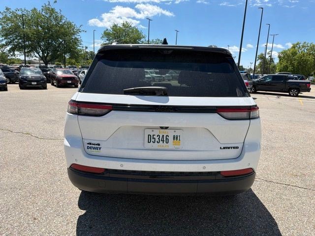 Used 2023 Jeep Grand Cherokee Limited w/ Luxury Tech Group II AWD/4WD image 4