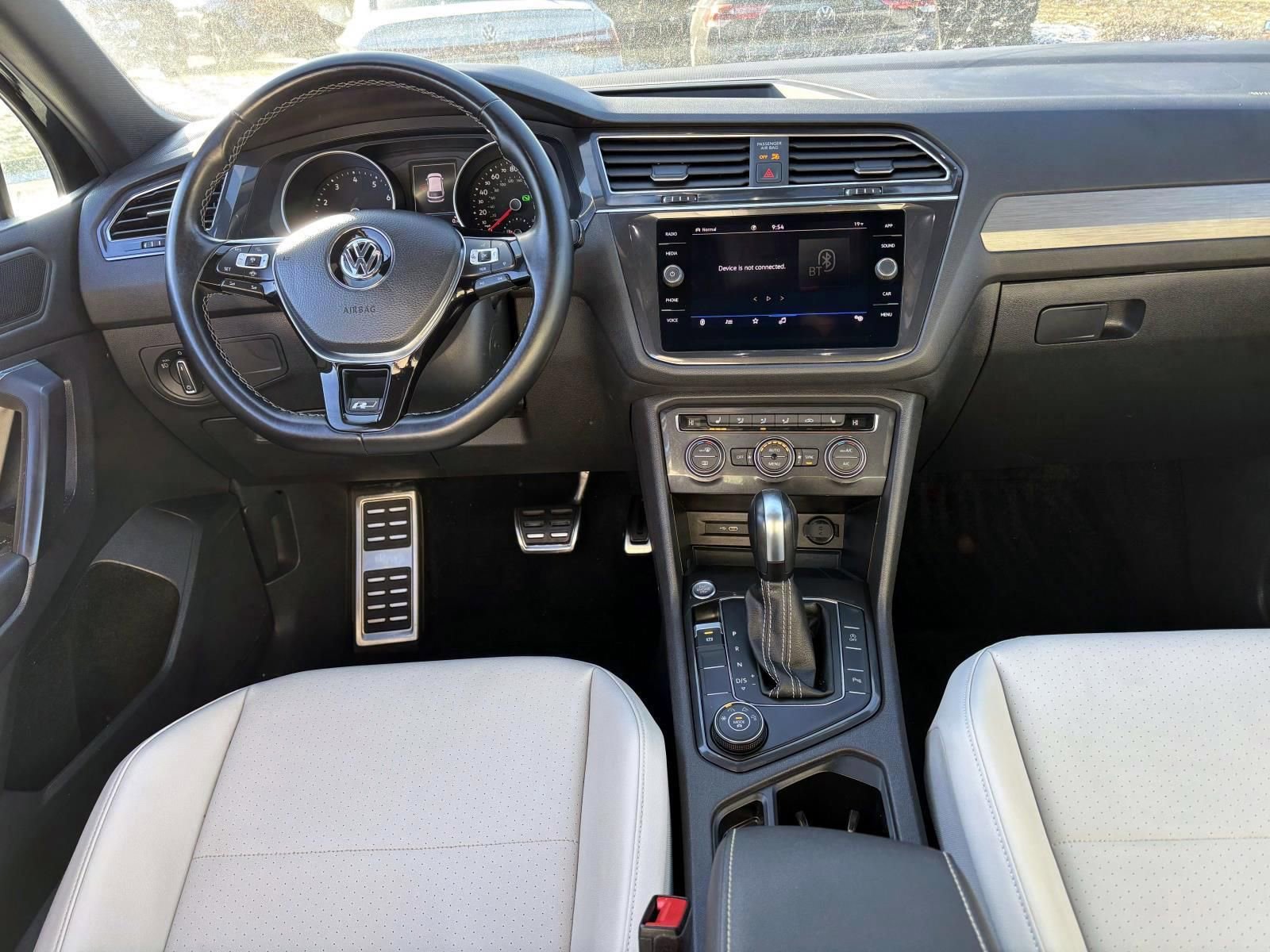 Used 2021 Volkswagen Tiguan SE R-Line AWD/4WD image 28