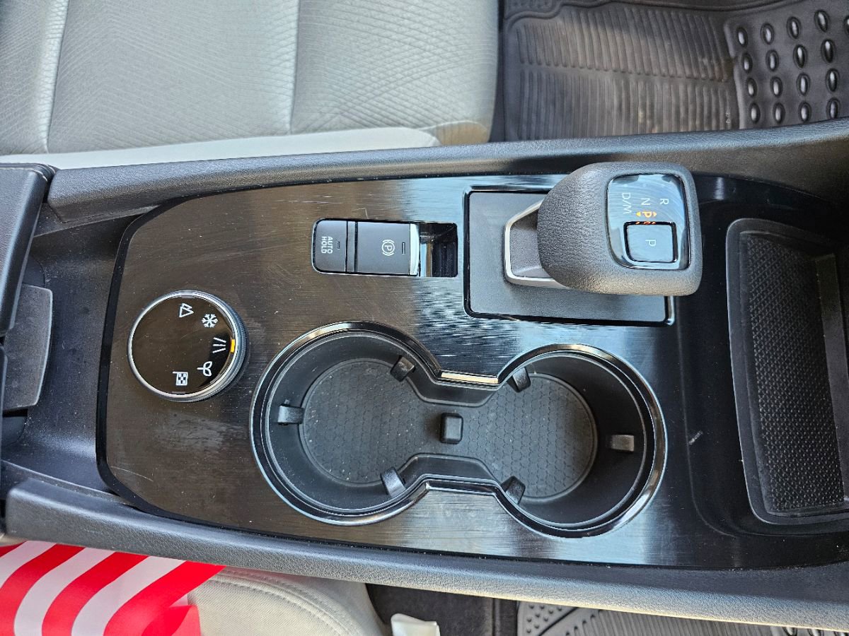 Used 2025 Nissan Rogue SV image 12