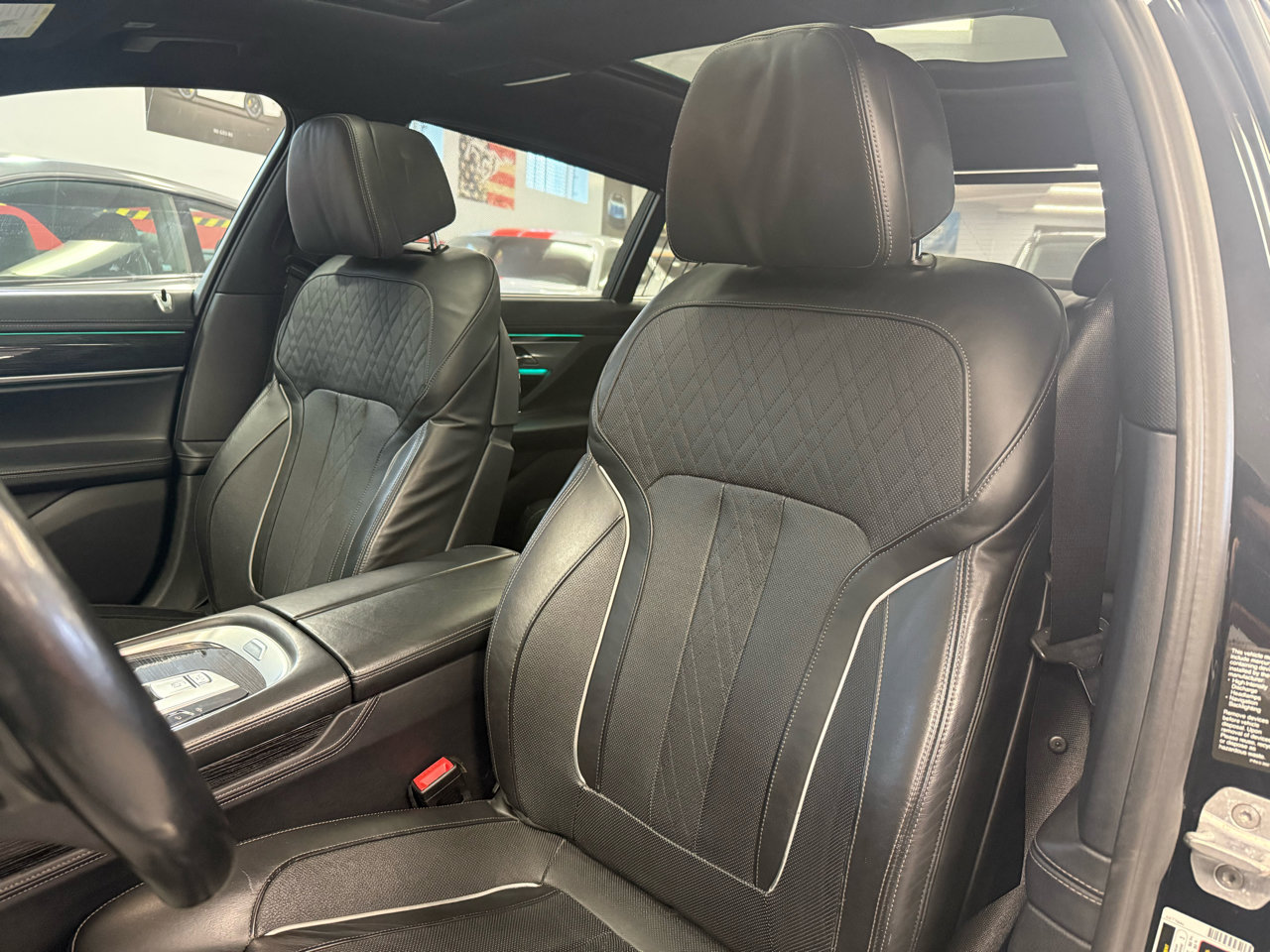 Used 2017 BMW 750i xDrive image 27