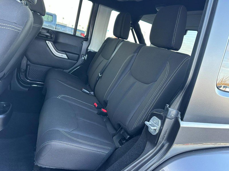 Used 2017 Jeep Wrangler Unlimited Sahara w/ Connectivity Group image 10