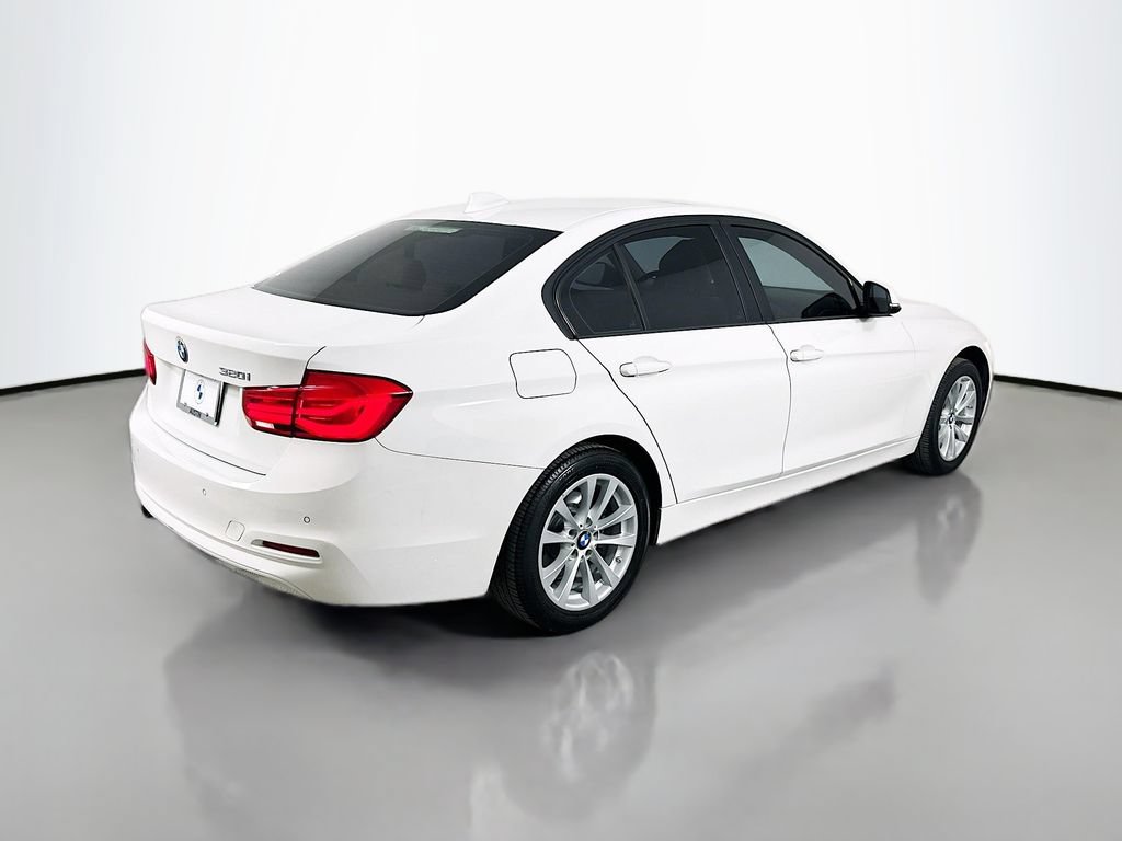Used 2016 BMW 320i Sedan RWD image 5