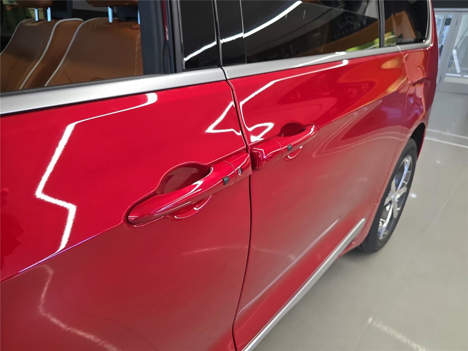 New 2026 Chrysler Pacifica Pinnacle image 10