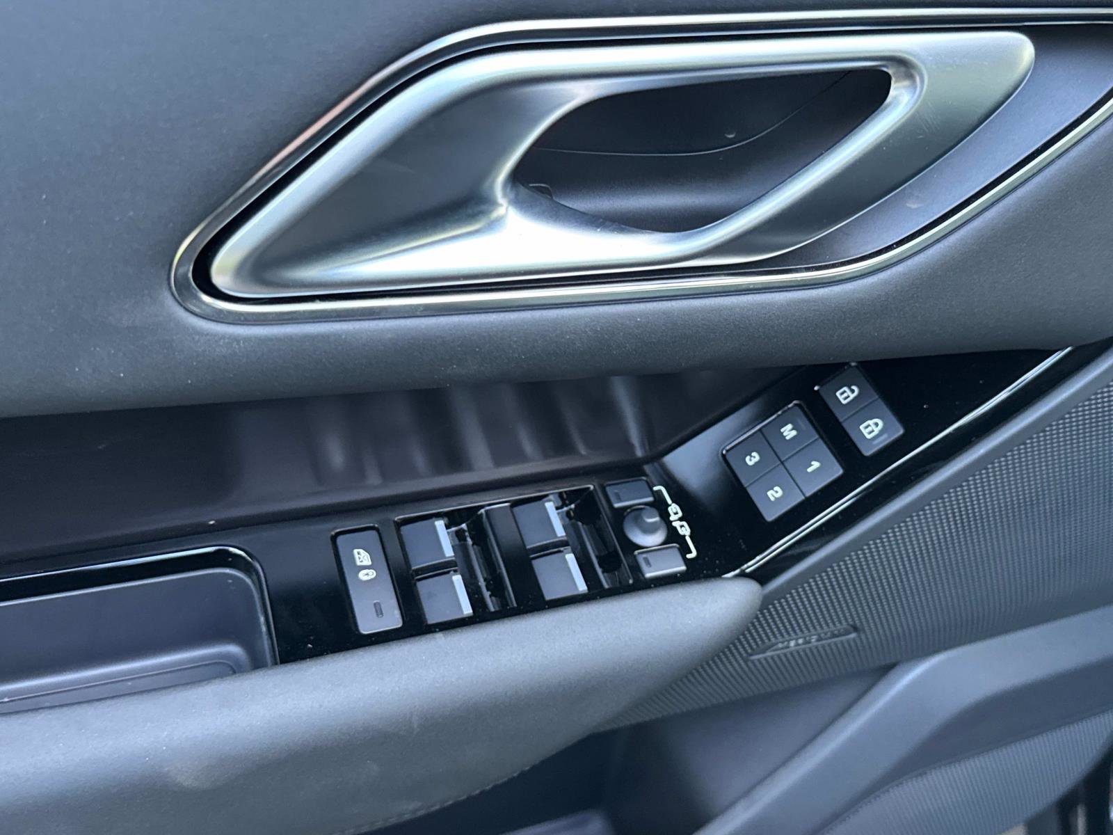 New 2026 Land Rover Range Rover Velar Dynamic SE image 20