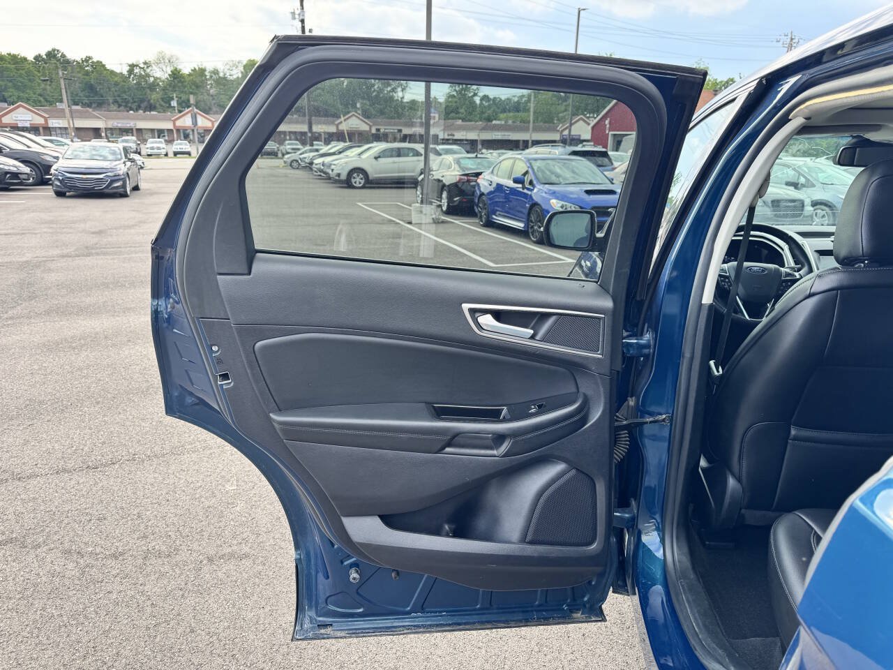 Used 2020 Ford Edge SEL w/ Convenience Package AWD/4WD image 16