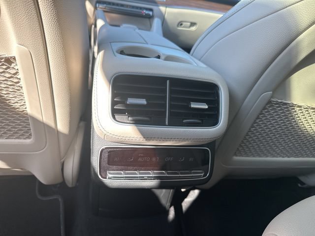 Used 2025 Mercedes-Benz GLS 450 4MATIC image 26