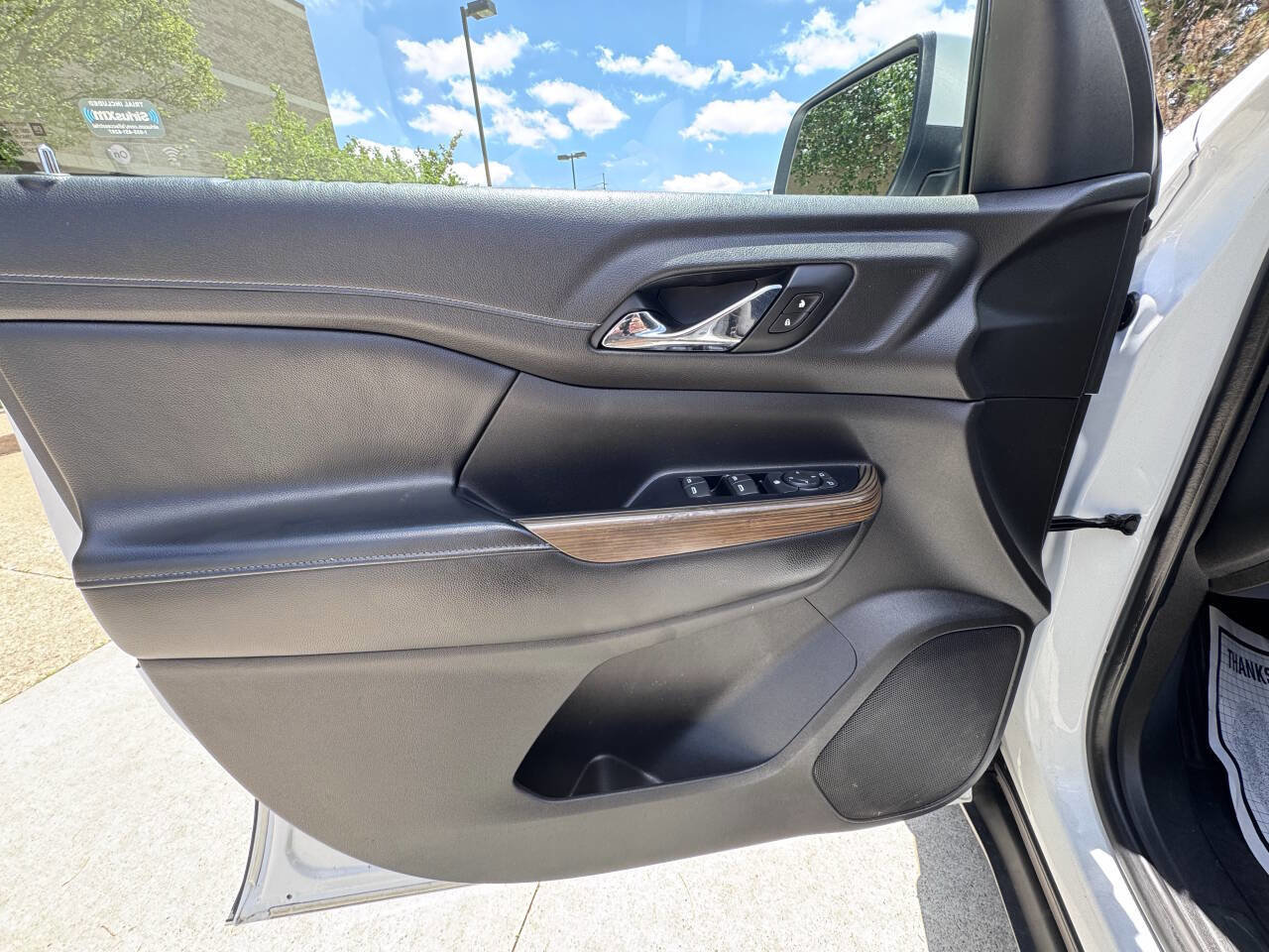 Used 2020 GMC Acadia SLE image 9