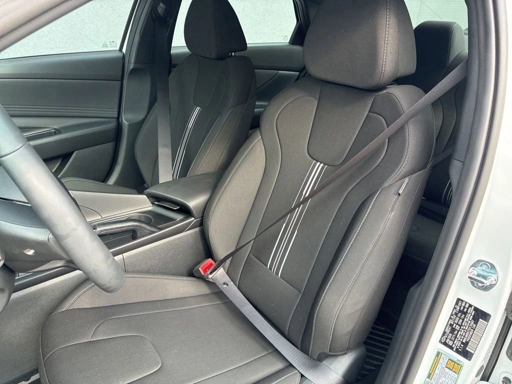 New 2026 Hyundai Elantra Sport FWD image 11