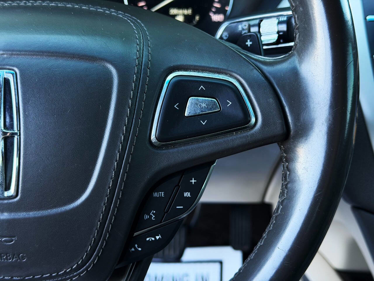 Used 2017 Lincoln MKZ Premiere image 34