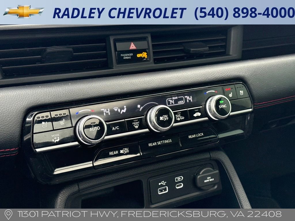 Used 2025 Honda Pilot Black Edition image 18