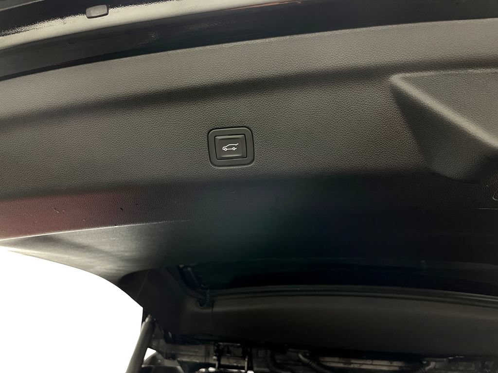Used 2026 GMC Yukon XL AT4 Ultimate w/ LPO, Floor Liner Package AWD/4WD image 54
