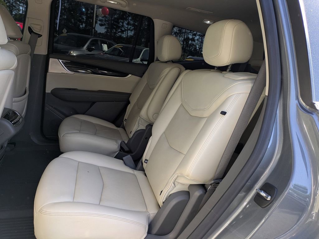Used 2022 Cadillac XT6 Premium Luxury w/ Technology Package FWD image 15