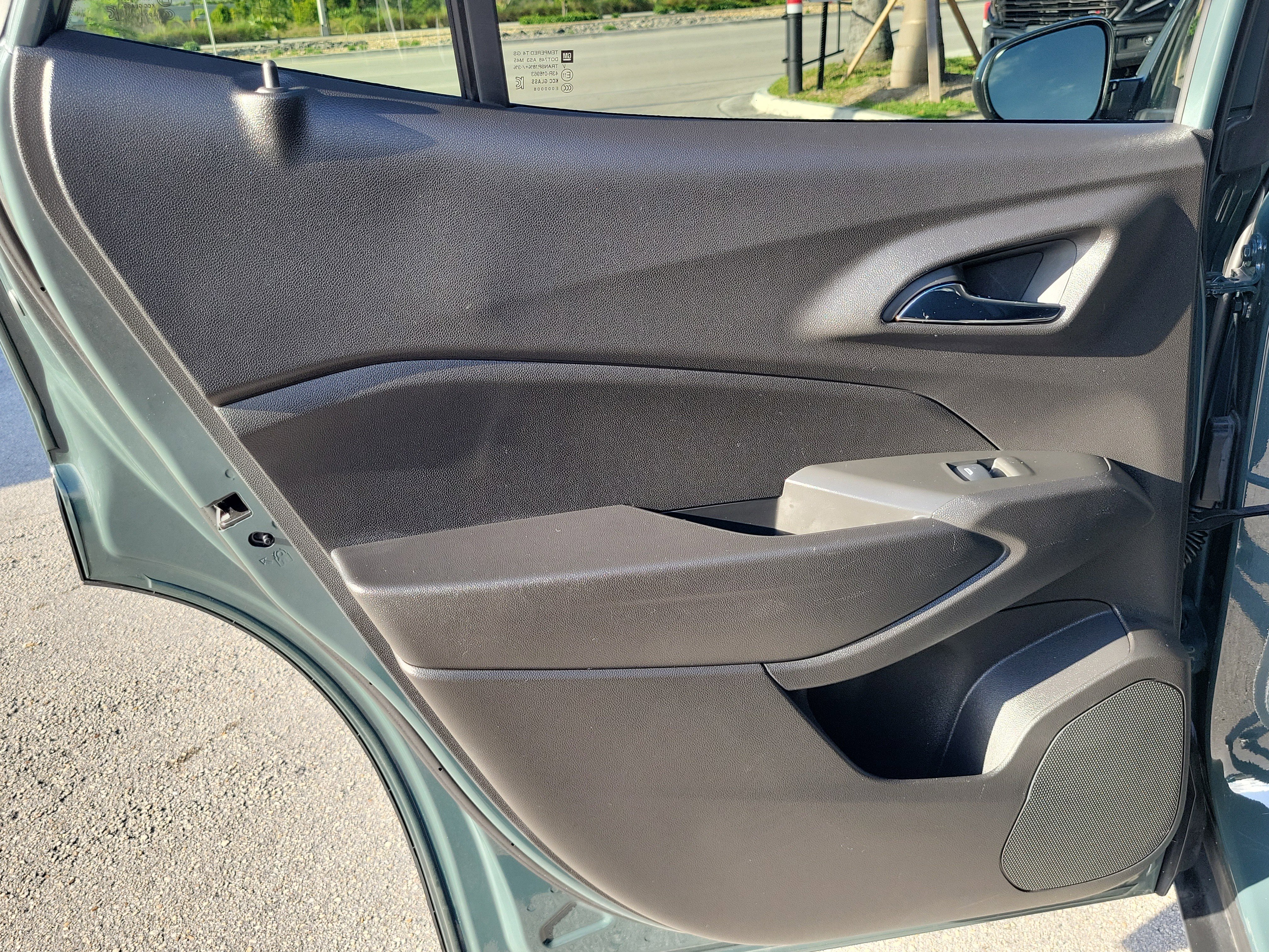 Used 2025 Chevrolet Trax LT image 24