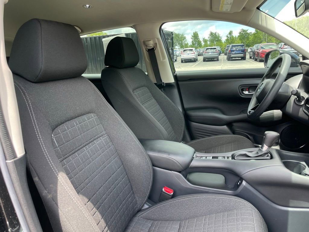 Used 2025 Honda HR-V LX image 31