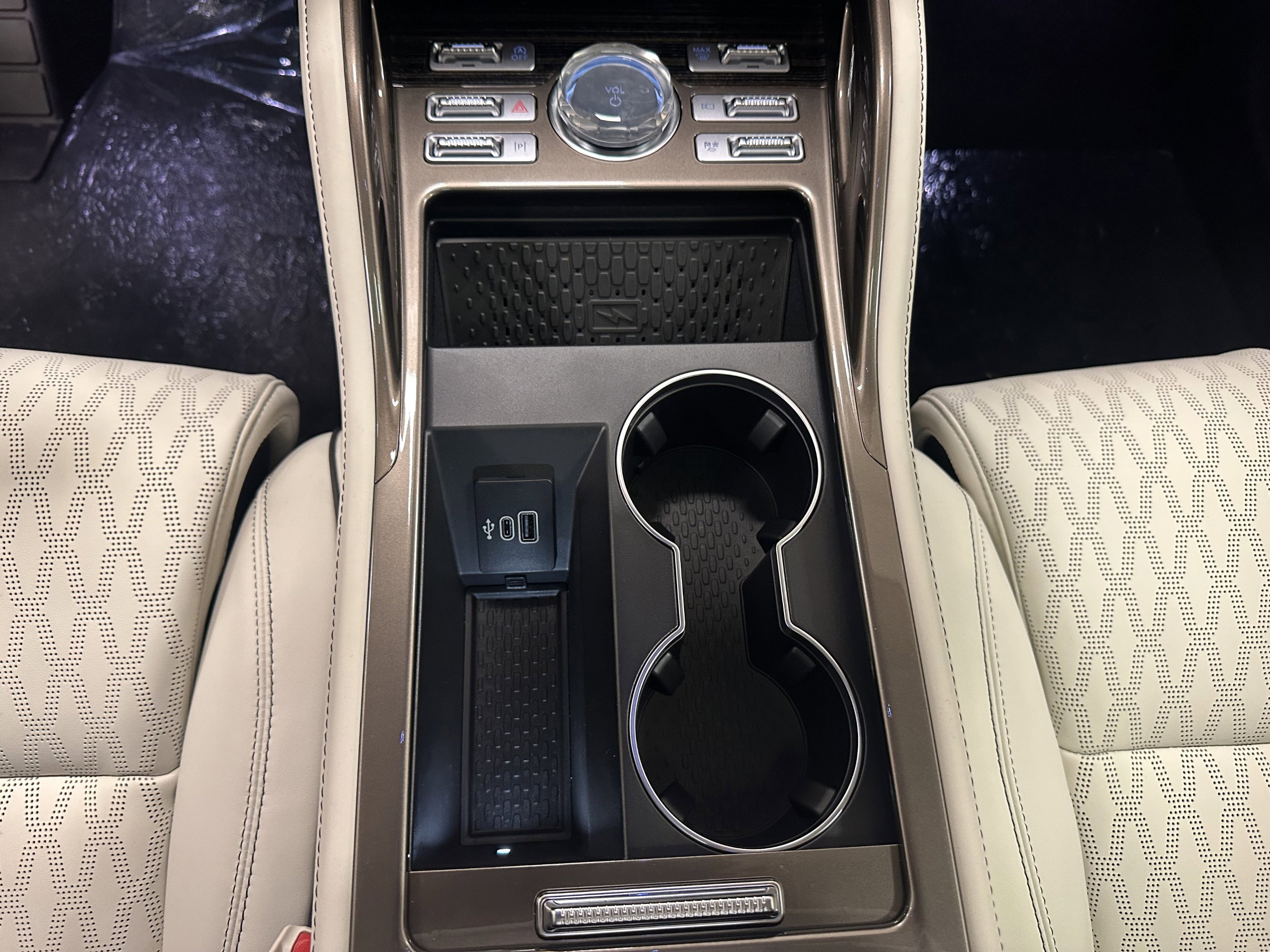 New 2026 Lincoln Nautilus Black Label w/ Jet Appearance Package image 12