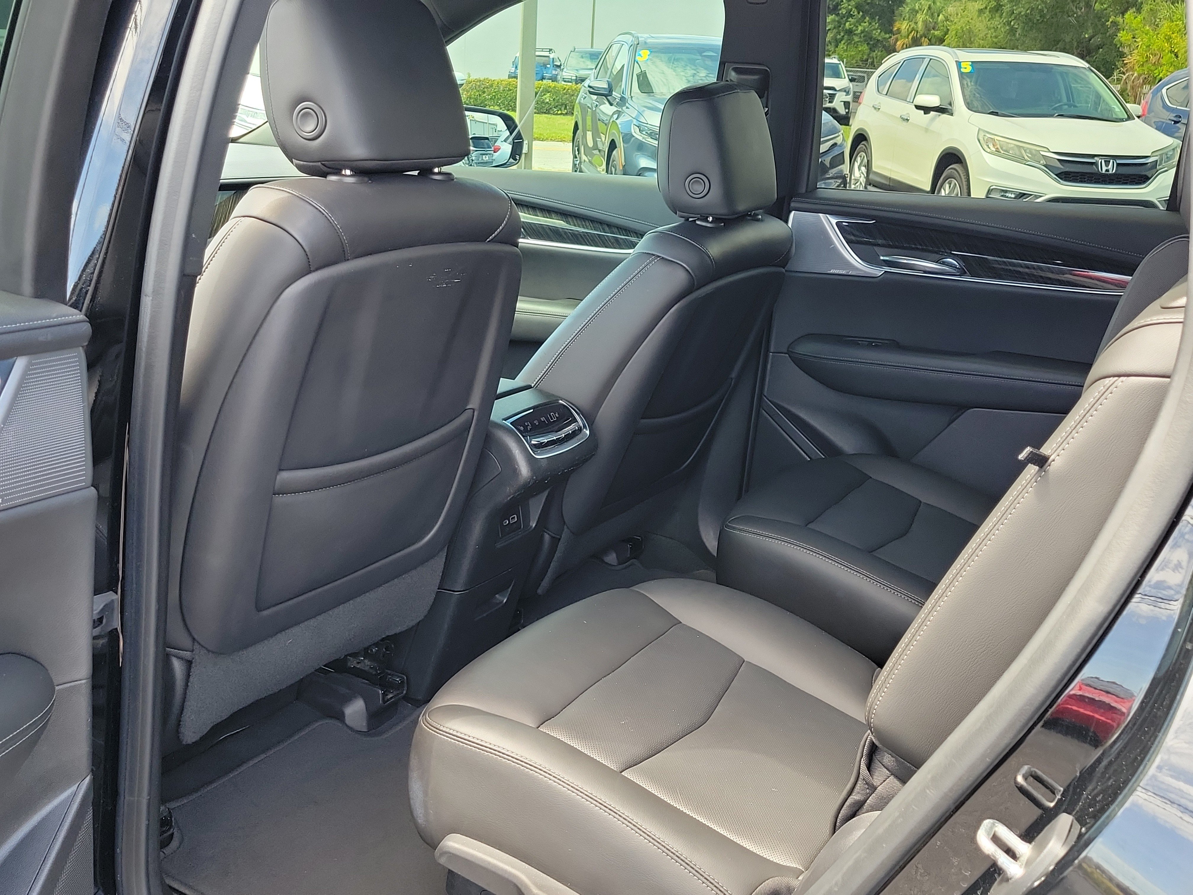 Used 2021 Cadillac XT6 Premium Luxury AWD/4WD image 14