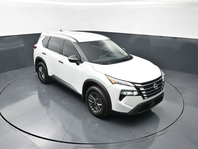 Used 2025 Nissan Rogue S FWD image 15