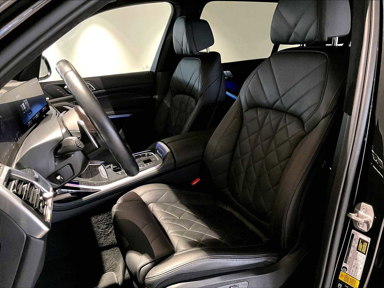 Used 2024 BMW X7 xDrive40i w/ M Sport Package image 8