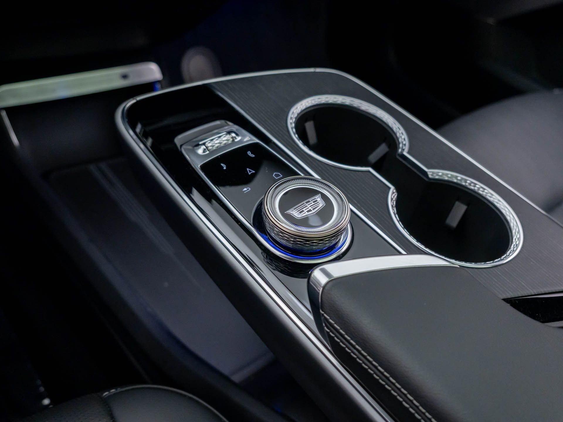 Certified 2025 Cadillac Lyriq Luxury w/ LPO, Floor Liner Package image 24