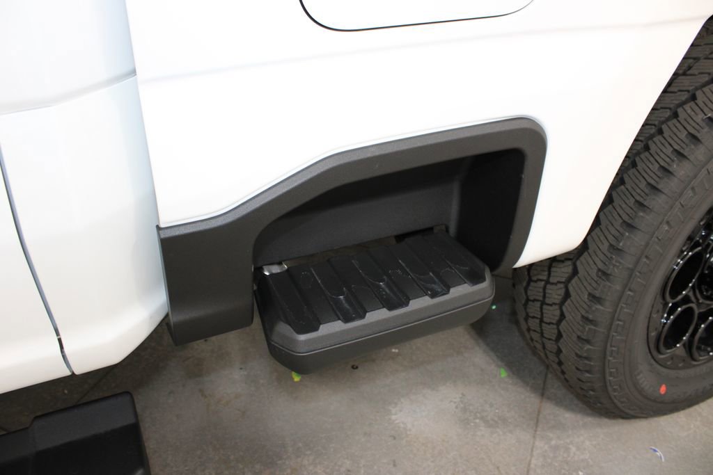 New 2026 Ford F250 Lariat w/ Black Appearance Package image 27