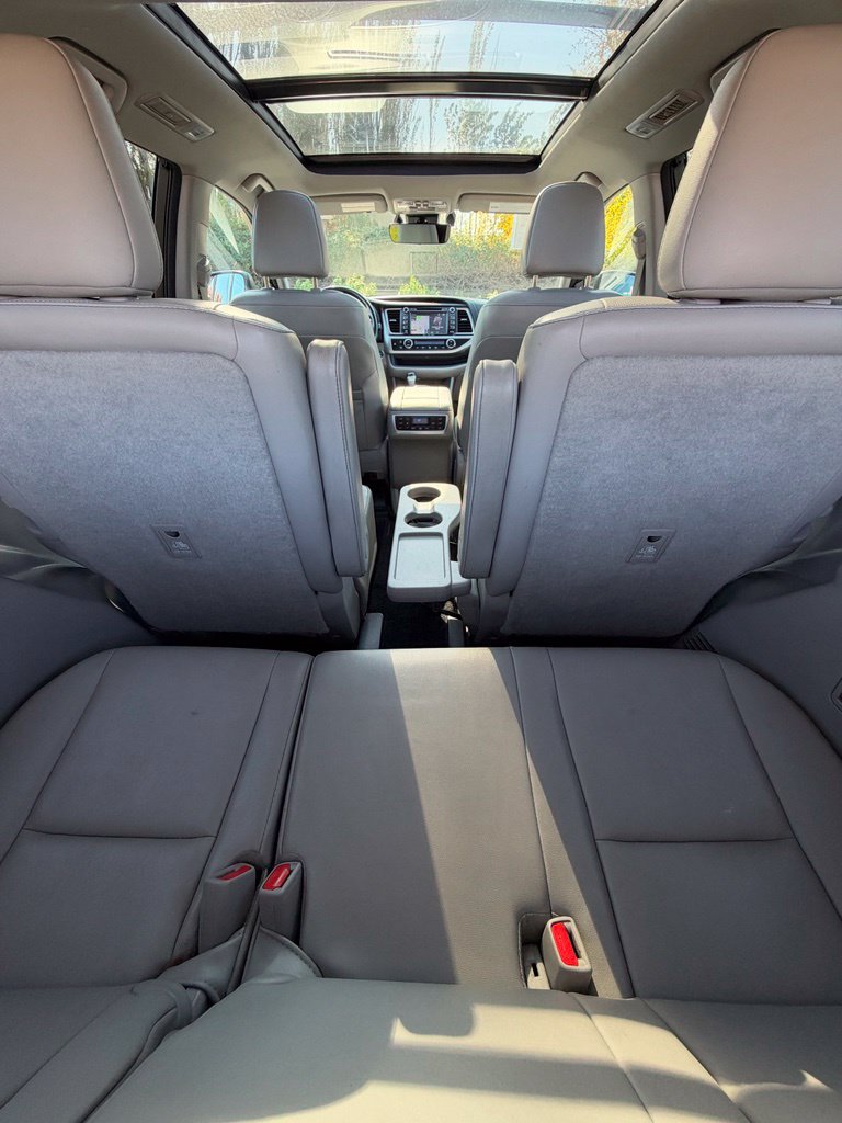 Used 2017 Toyota Highlander Limited Platinum AWD/4WD image 14
