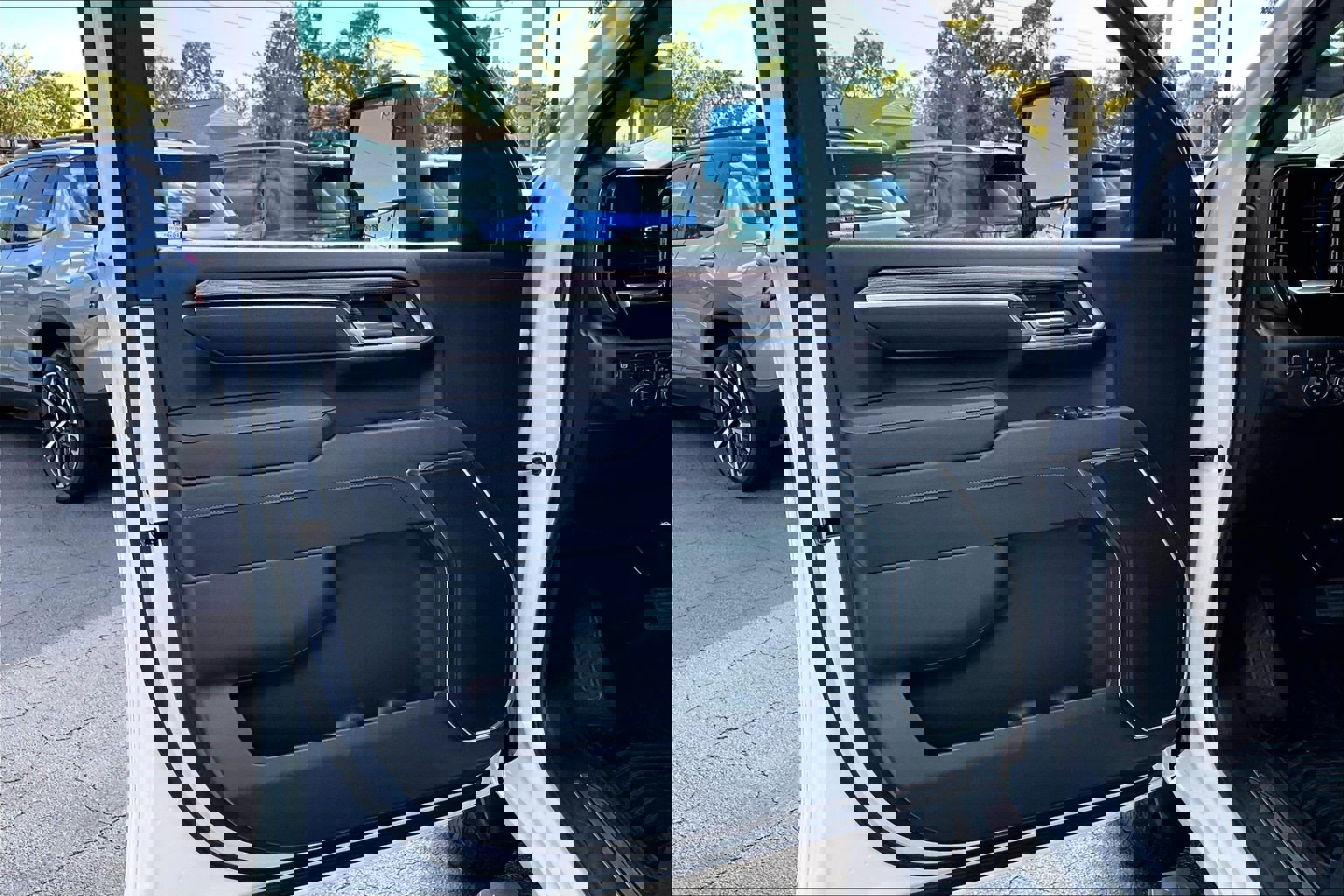 Certified 2025 Chevrolet Silverado 2500 LT w/ Convenience Package image 18