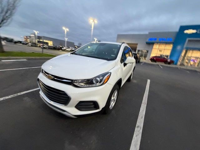 Used 2022 Chevrolet Trax LT w/ LT Convenience Package image 25