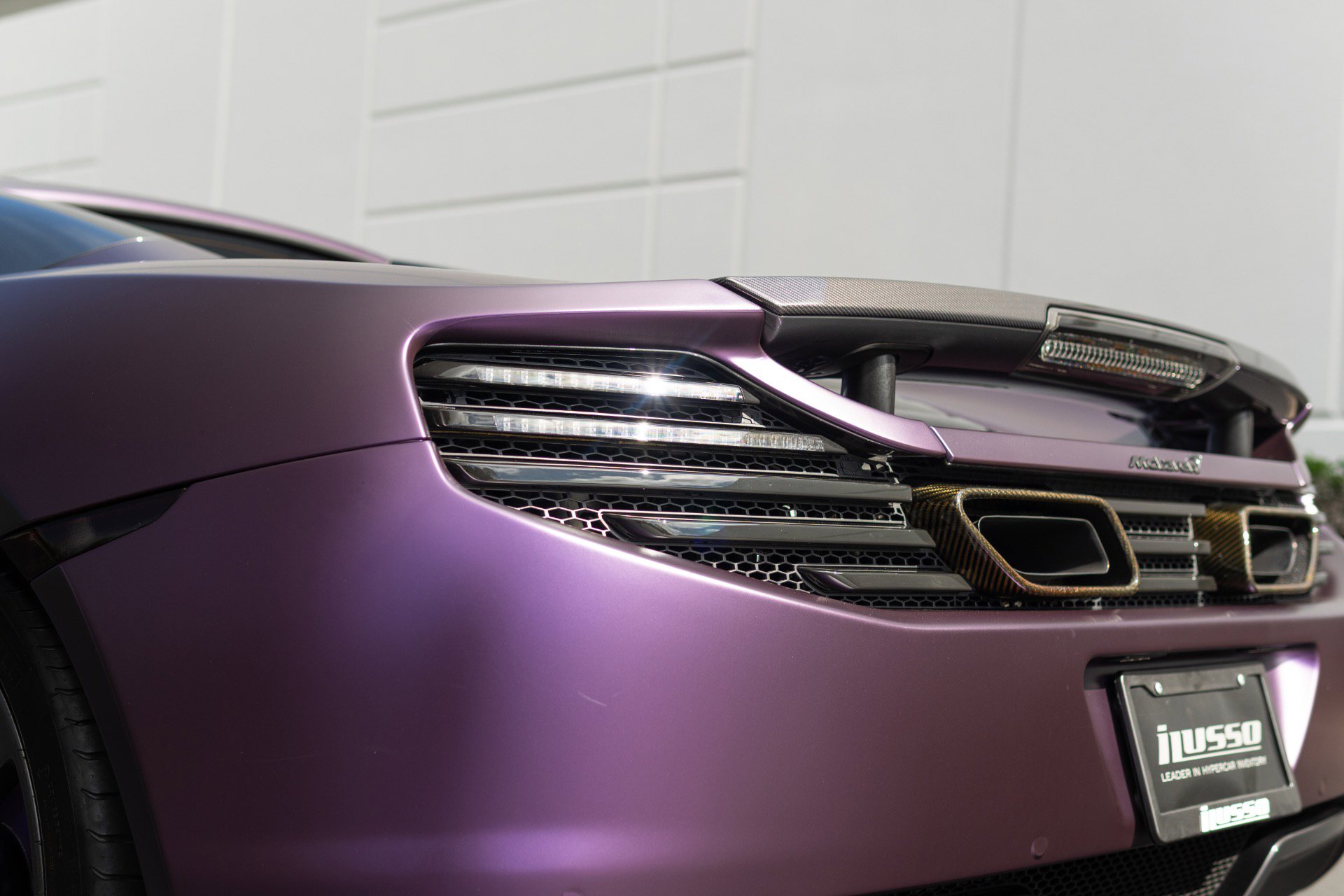 Used 2013 McLaren MP4-12C image 29