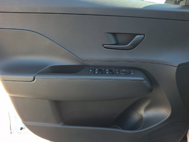 New 2027 Hyundai Kona SE AWD/4WD image 12