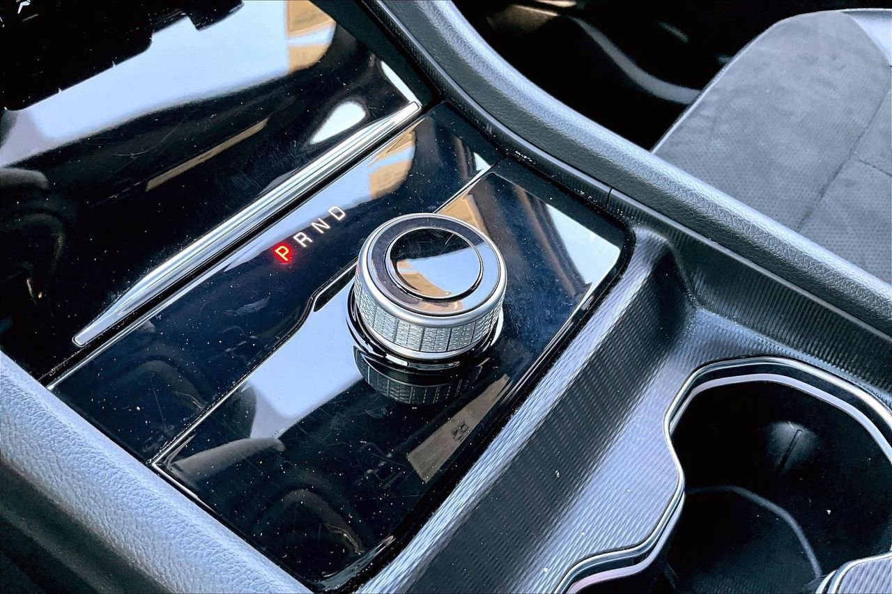 Used 2023 Jeep Grand Cherokee Altitude AWD/4WD image 31