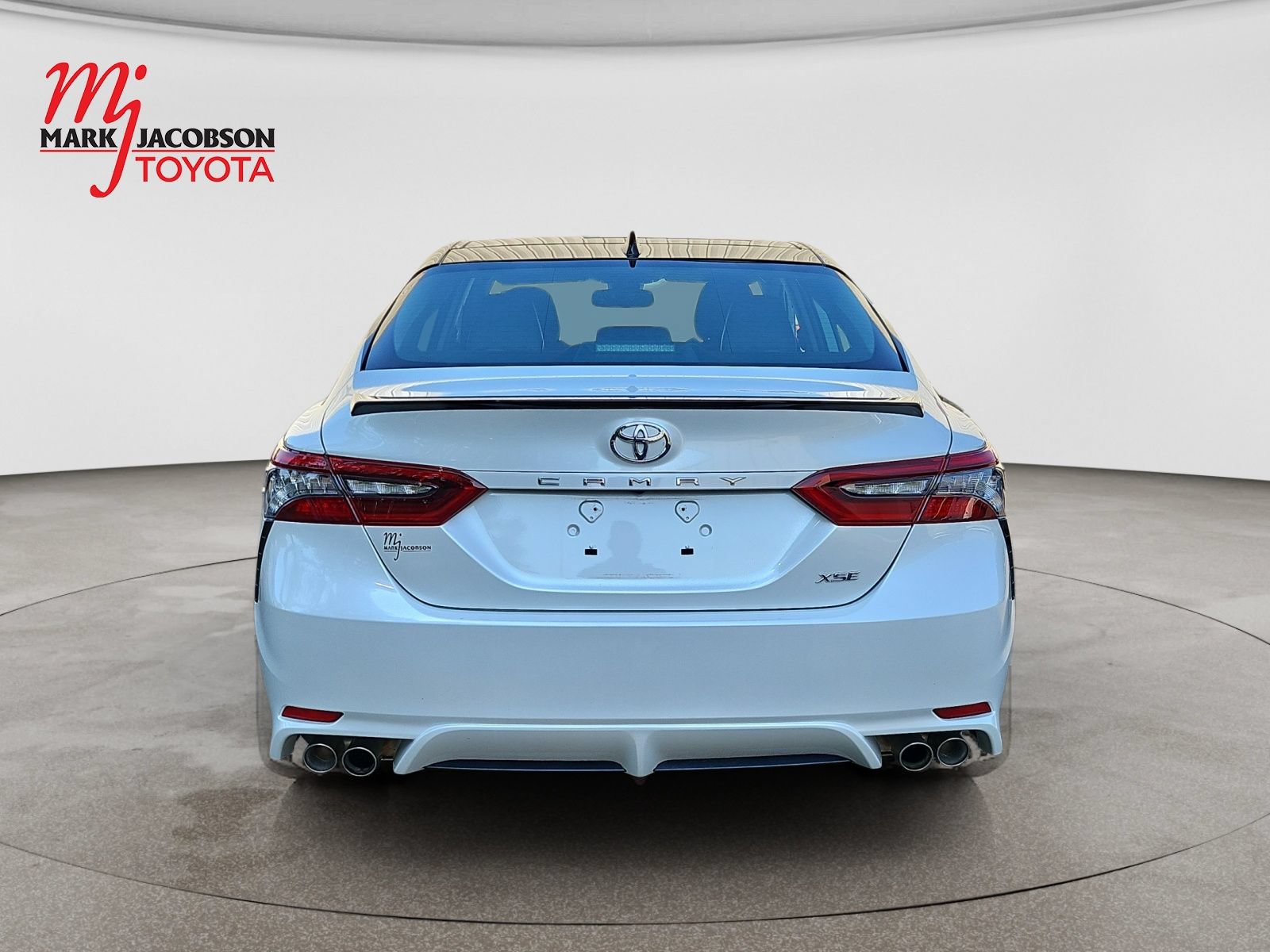 Used 2021 Toyota Camry XSE FWD image 6